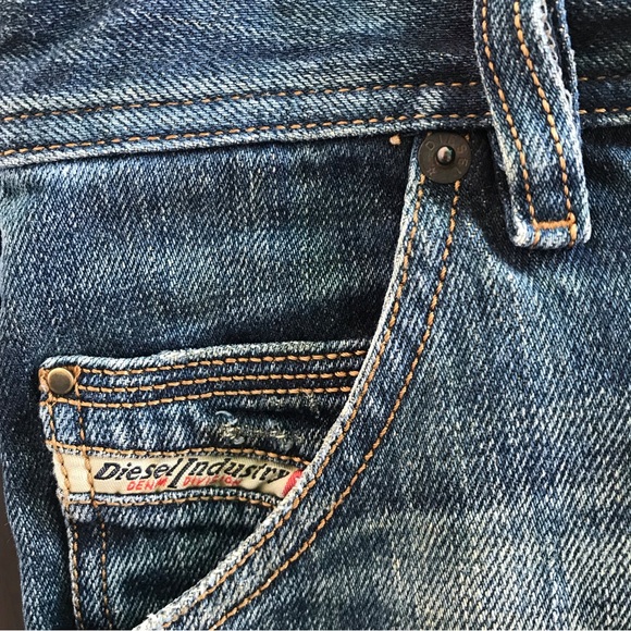 Authentic Diesel ripped denim (32-34) - Picture 4 of 10